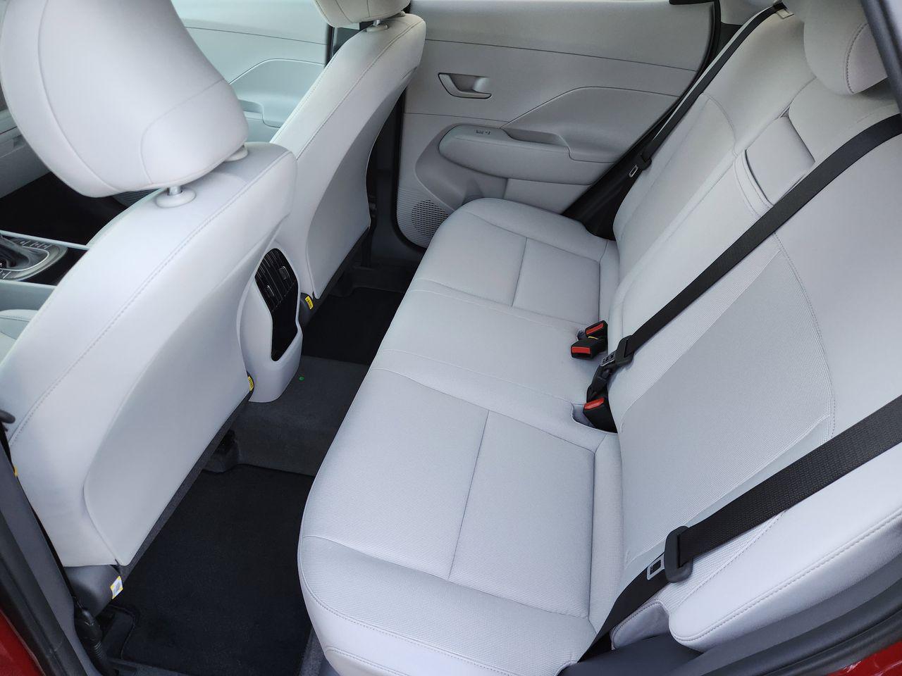 New 2026 R2P Red Hyundai SEL Sport FWD image 28