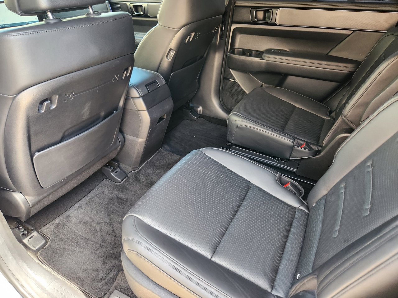 Used 2025 Hampton Gray Hyundai Calligraphy image 29