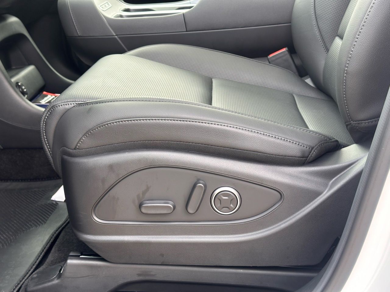 Certified Used 2026 Creamy White Pearl Hyundai Limited image 42