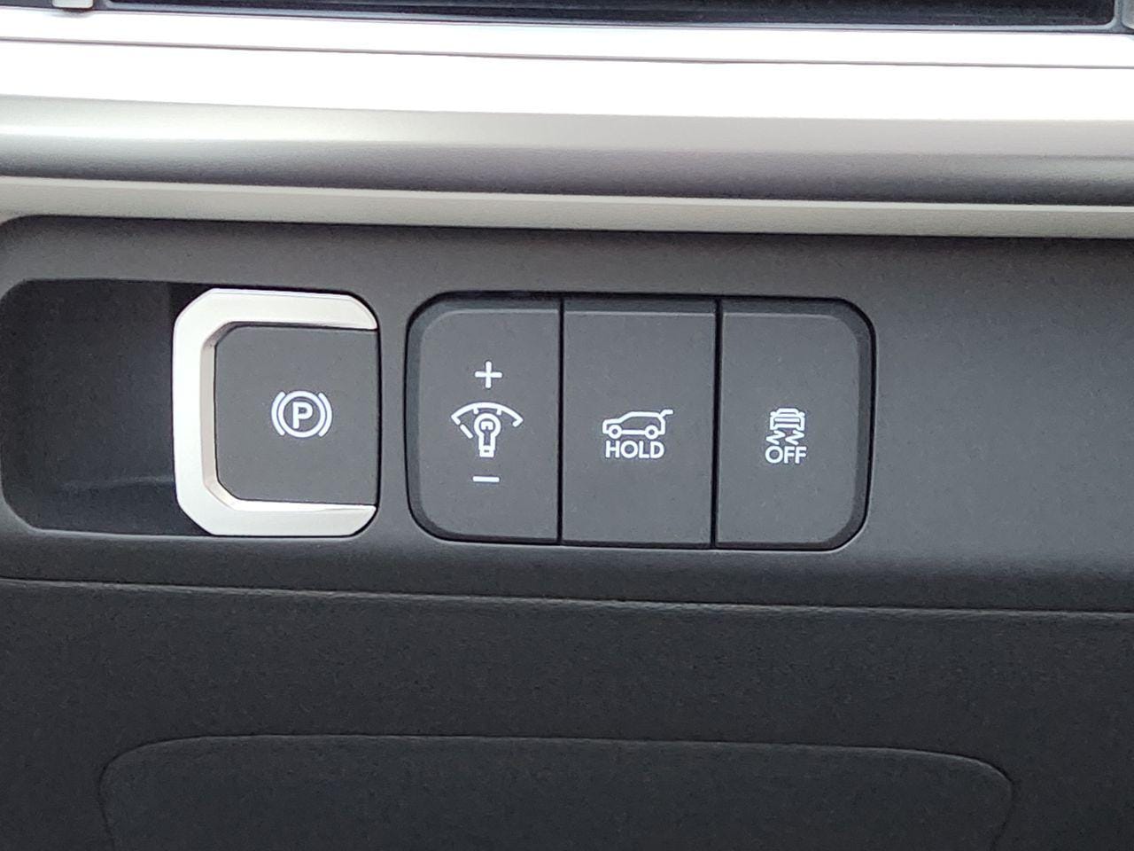 New 2027 Phantom Black Hyundai SE FWD image 20
