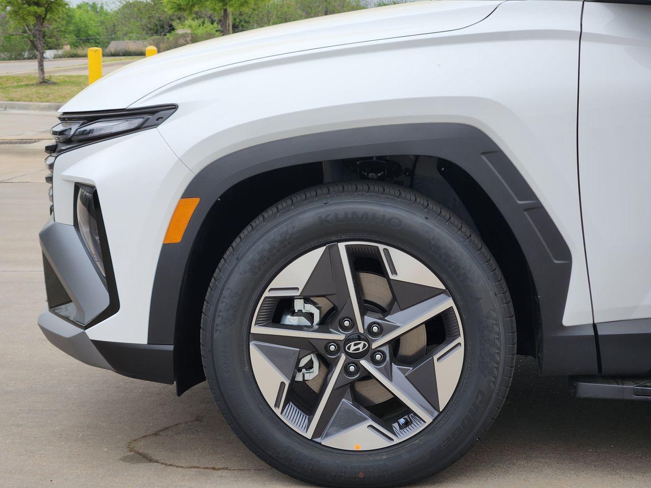 New 2026 W6H White Hyundai SEL FWD image 5