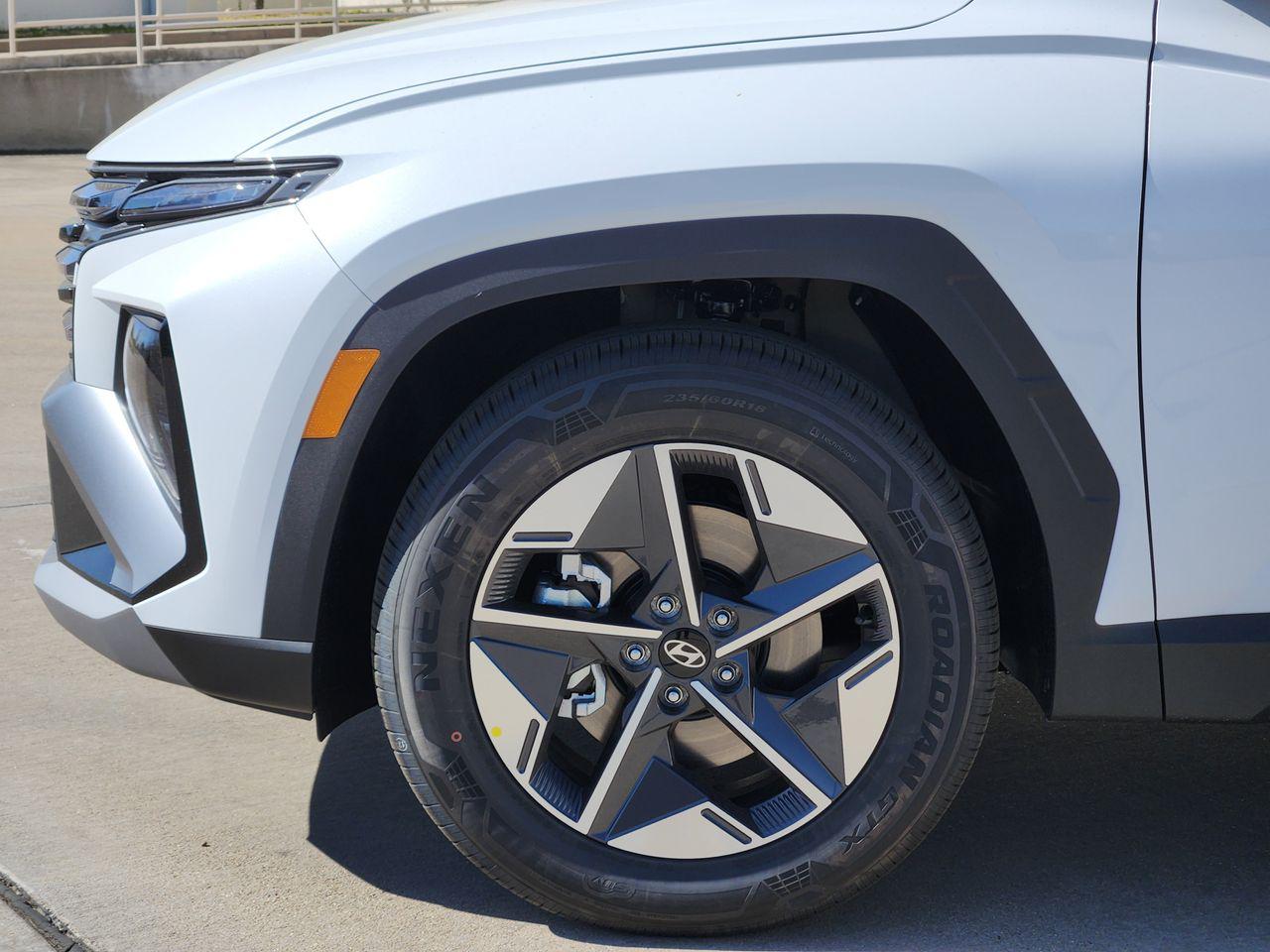 New 2026 W6H White Hyundai SEL FWD image 5