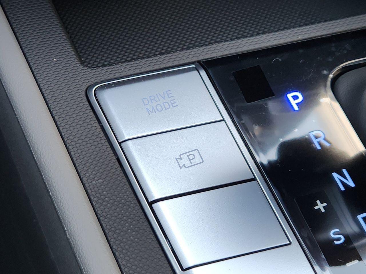 New 2026 Serenity White Hyundai SEL Sport image 19