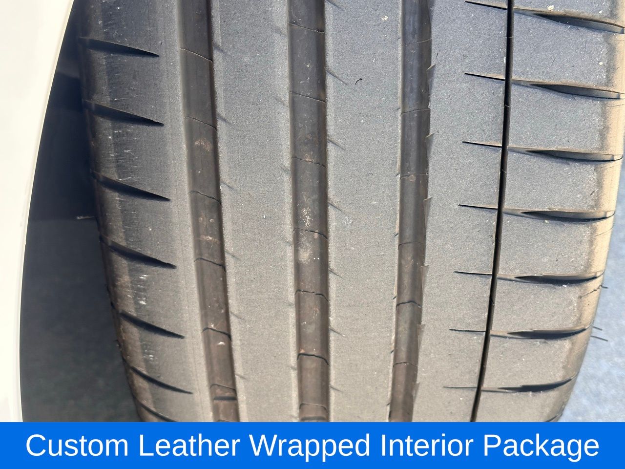 Used 2020 Arctic White Chevrolet Stingray 3LT image 5