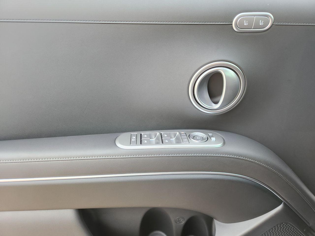 New 2026 Creamy White Pearl Hyundai Blue SEL Premium 8P image 21