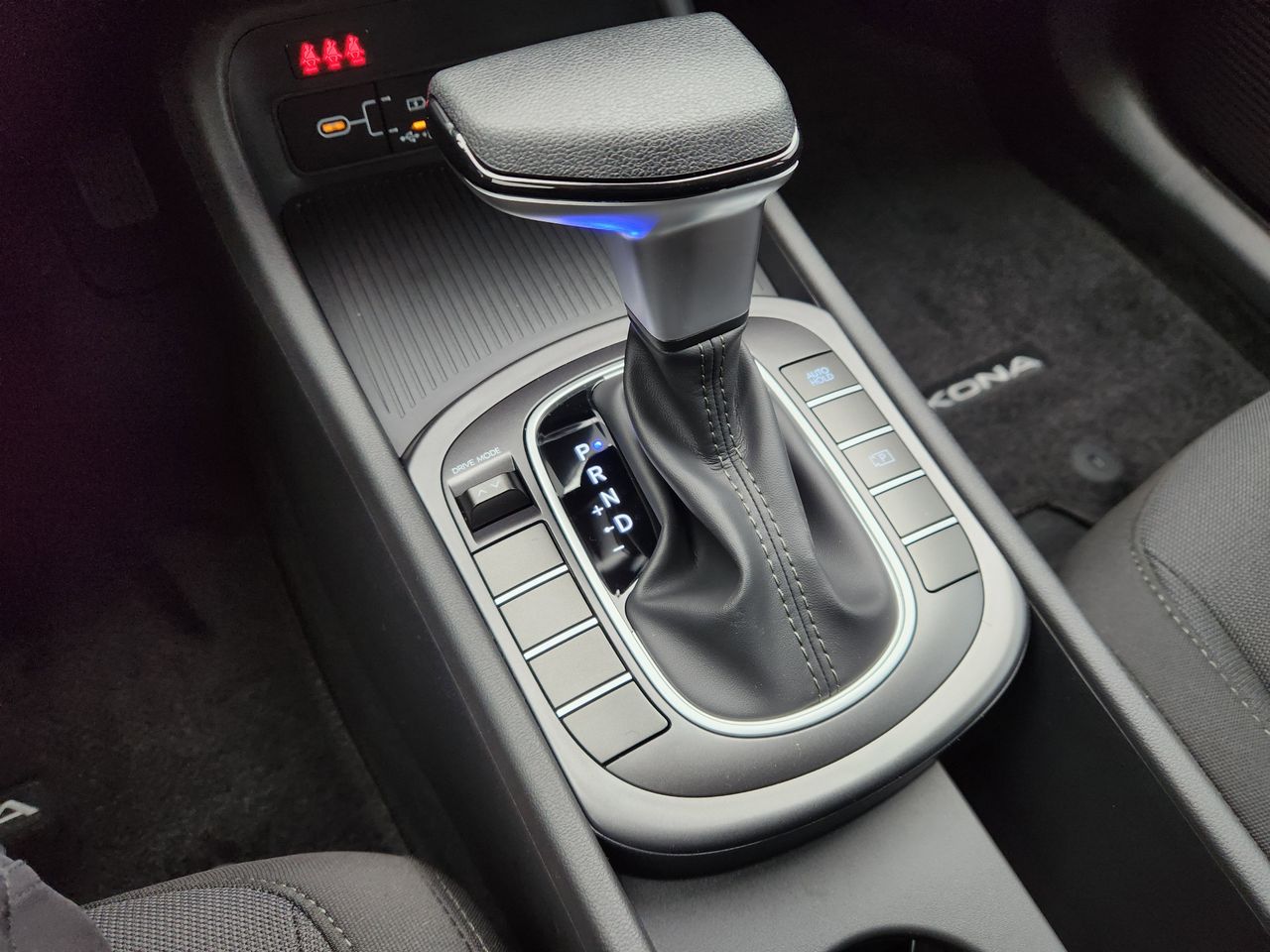 New 2026 SAW White Hyundai SE FWD image 17