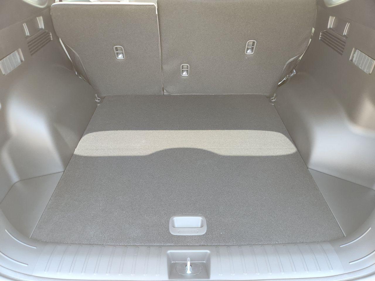 New 2026 Shimmering Silver Hyundai SEL Plus FWD image 30