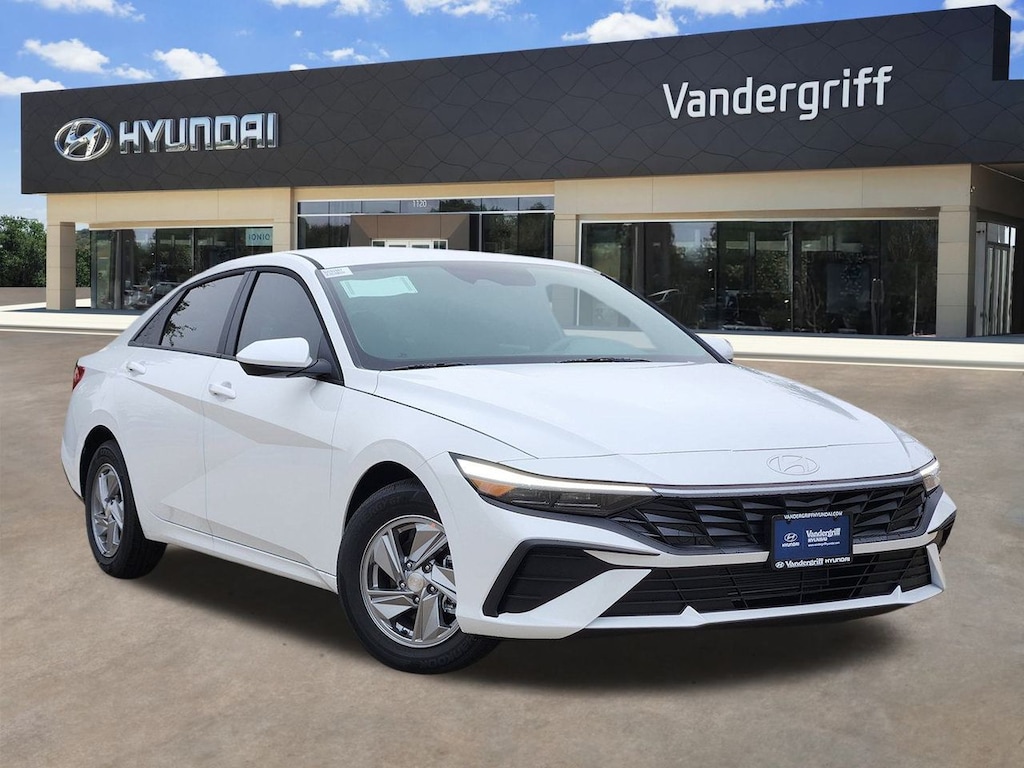 New 2025 Hyundai Elantra SE Sedan