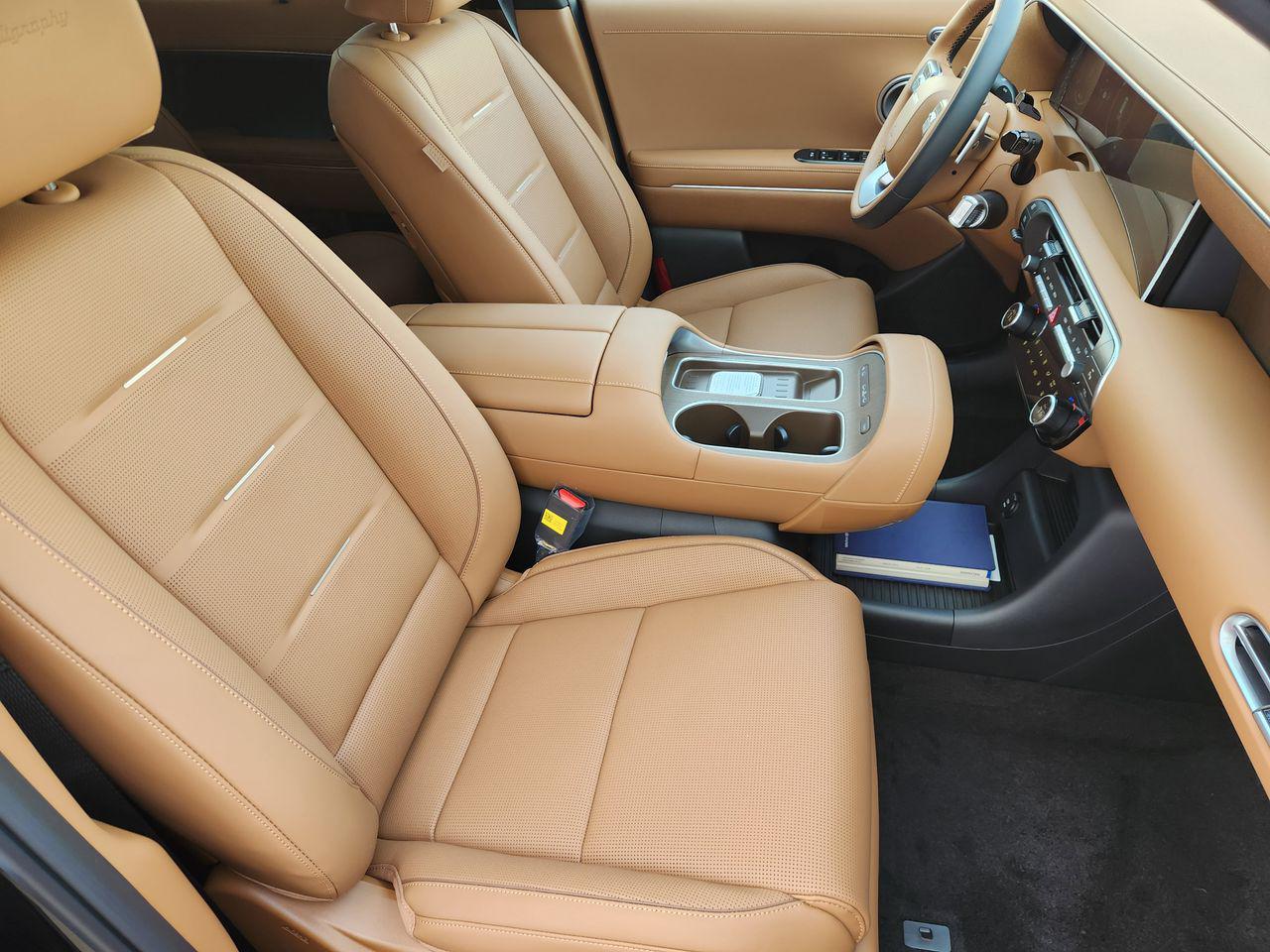 New 2026 Abyss Black Pearl Hyundai Calligraphy FWD image 10