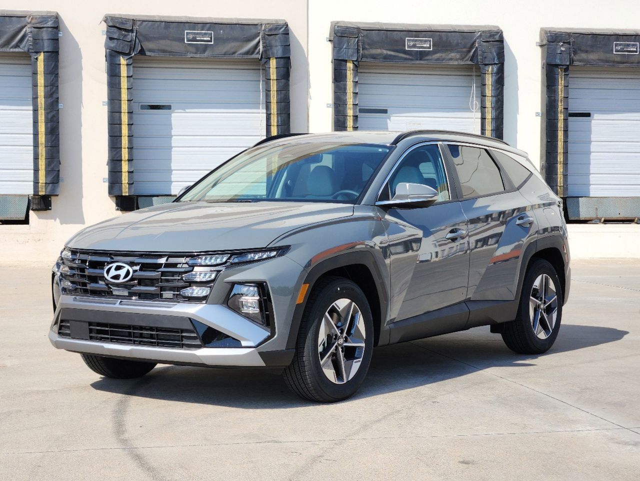 2025 Hyundai Tucson SEL Convenience photo 2