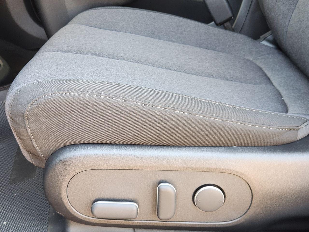 New 2027 Cyber Gray Hyundai SE image 22
