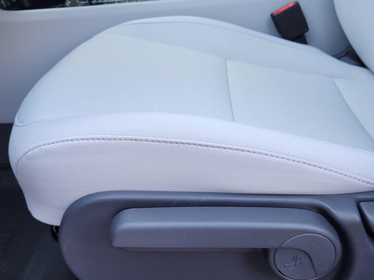 New 2026 A2B Black Hyundai SEL Sport FWD image 23