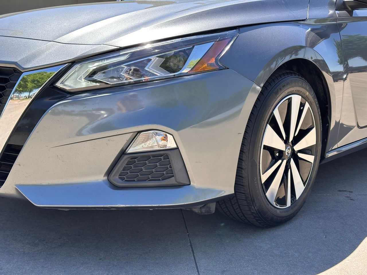 Used 2021 Gun Metallic Nissan 2.5 SV image 5