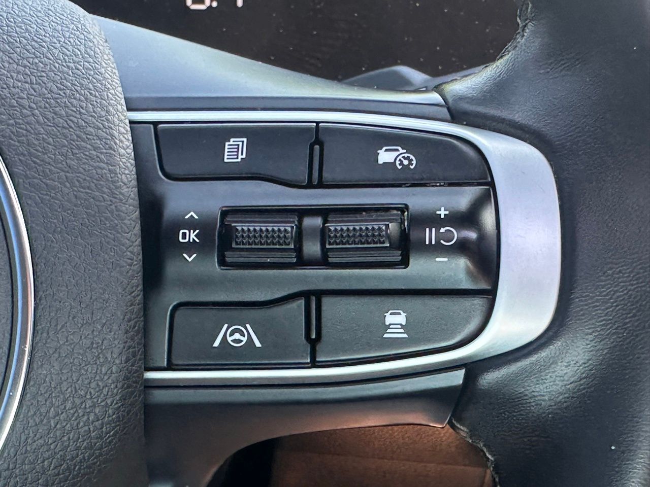 Used 2025 Wolf Gray Kia GT-Line image 26