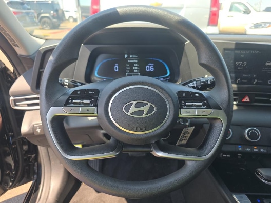 Used 2025 Abyss Black Hyundai SE image 13