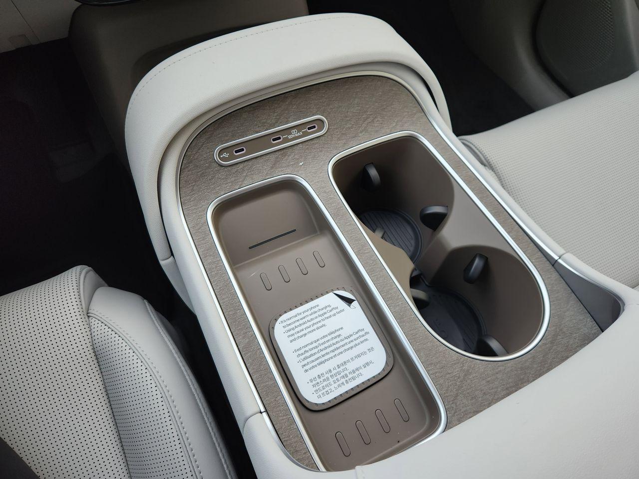 New 2026 A2B Black Hyundai SEL Premium FWD image 17