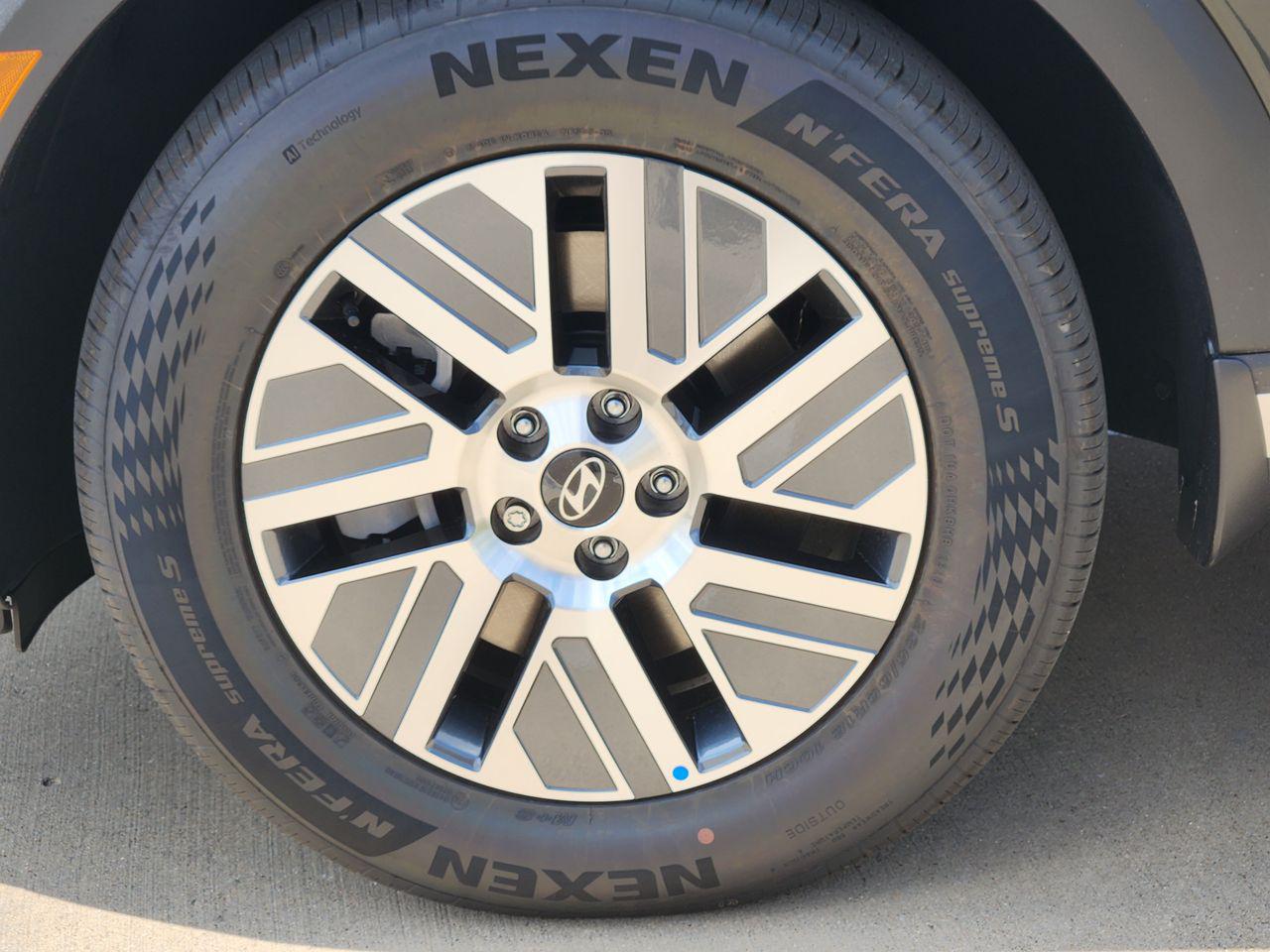 New 2027 Titan Green Pearl Hyundai SEL Premium image 7
