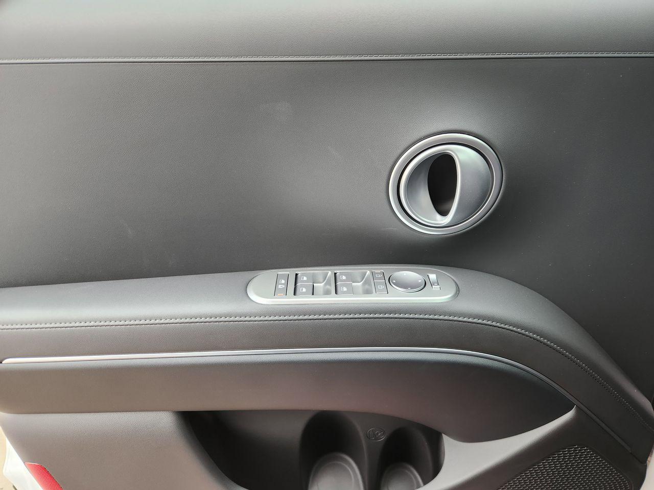 New 2026 WC9 White Hyundai SEL FWD image 21