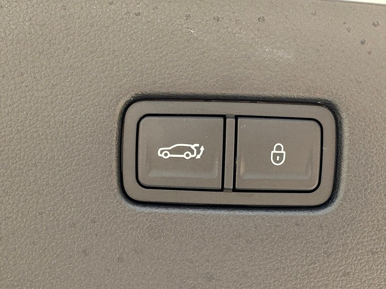 Used 2026 Alta White Genesis 3.5T e-SC image 17