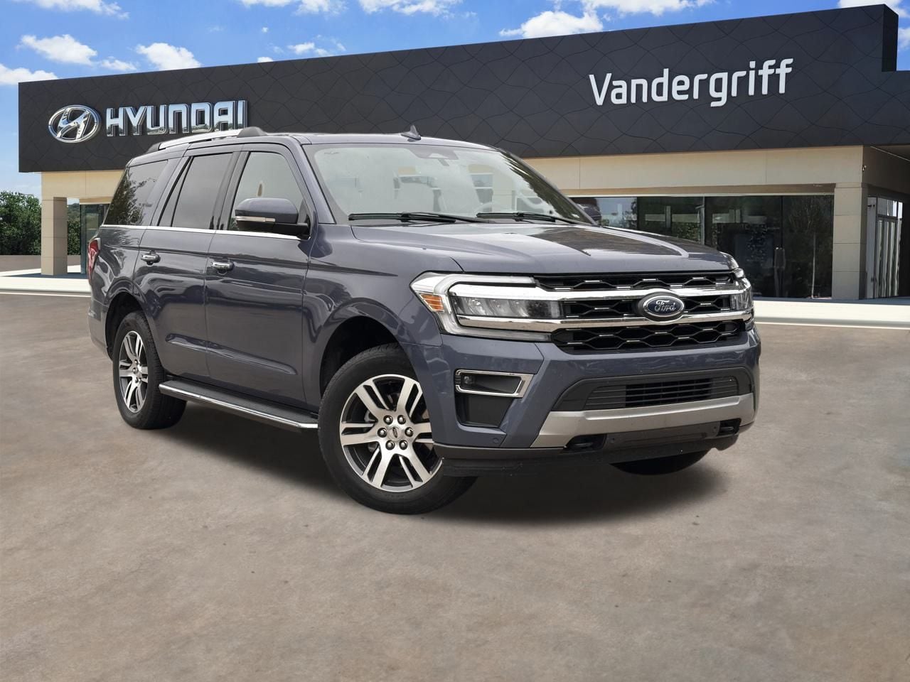 2023 Ford Expedition Limited's photo