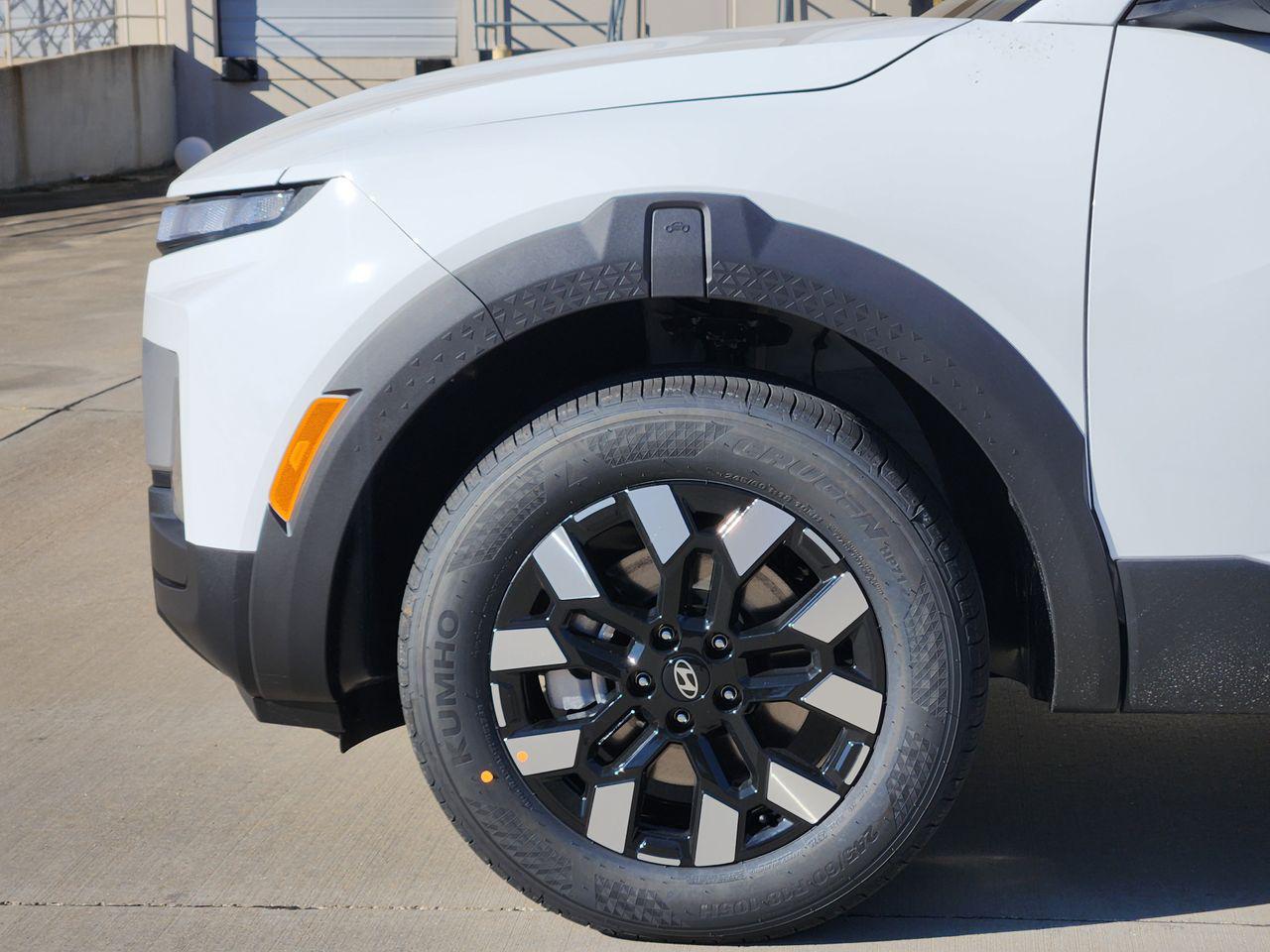 New 2026 SAW White Hyundai SEL FWD image 6