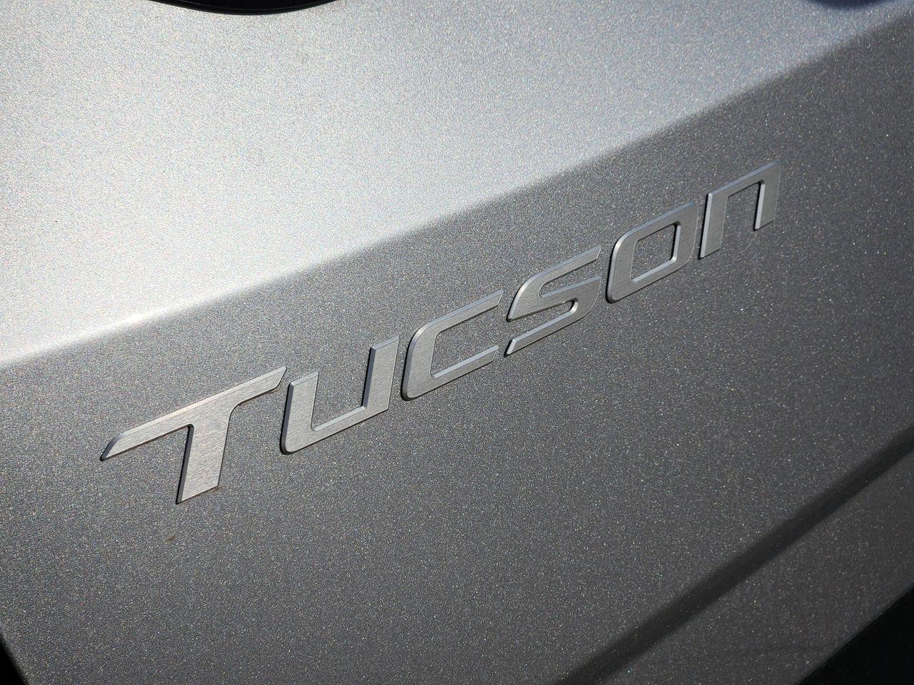 New 2026 R2T Silver Hyundai SEL FWD image 8