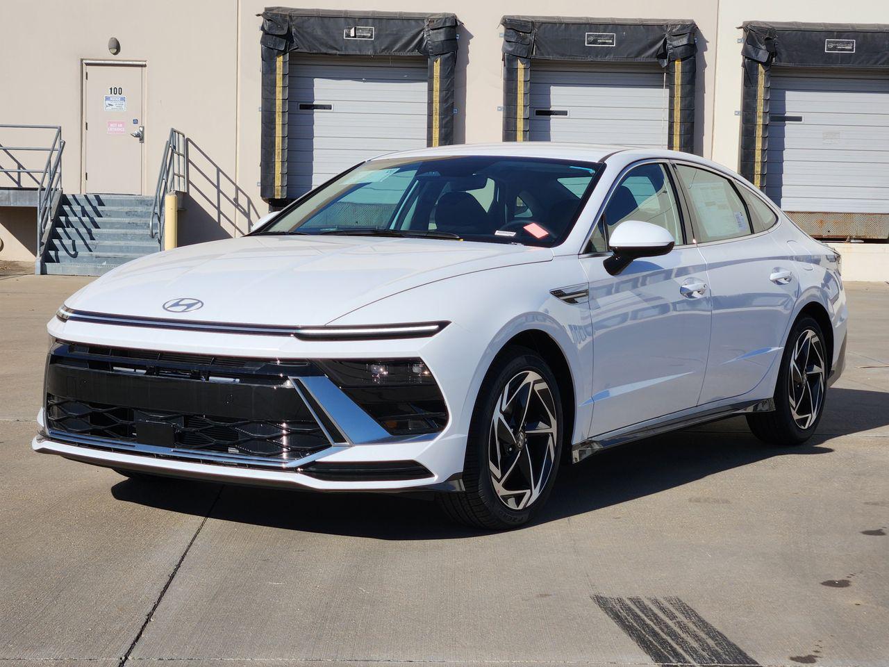 New 2026 Serenity White Hyundai SEL Sport image 2