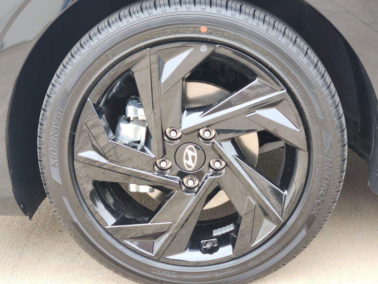 New 2026 A2B Black Hyundai SEL Sport Premium image 7