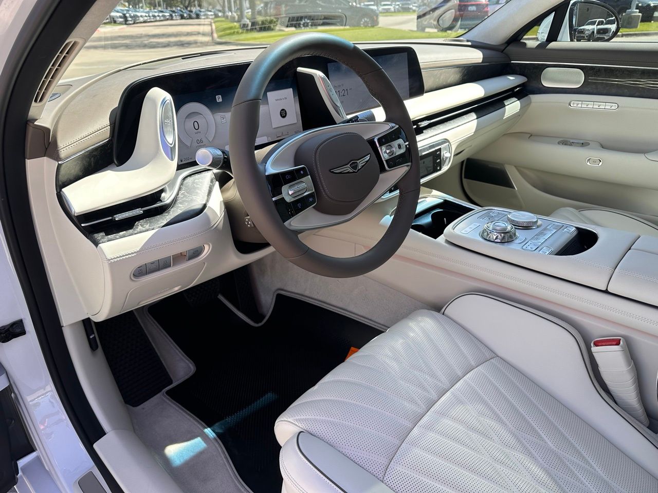 Used 2025 Uyuni White Genesis 3.5T e-SC image 21