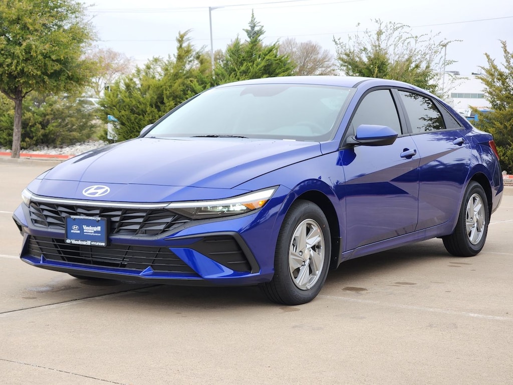 New 2025 Hyundai Elantra SE Sedan