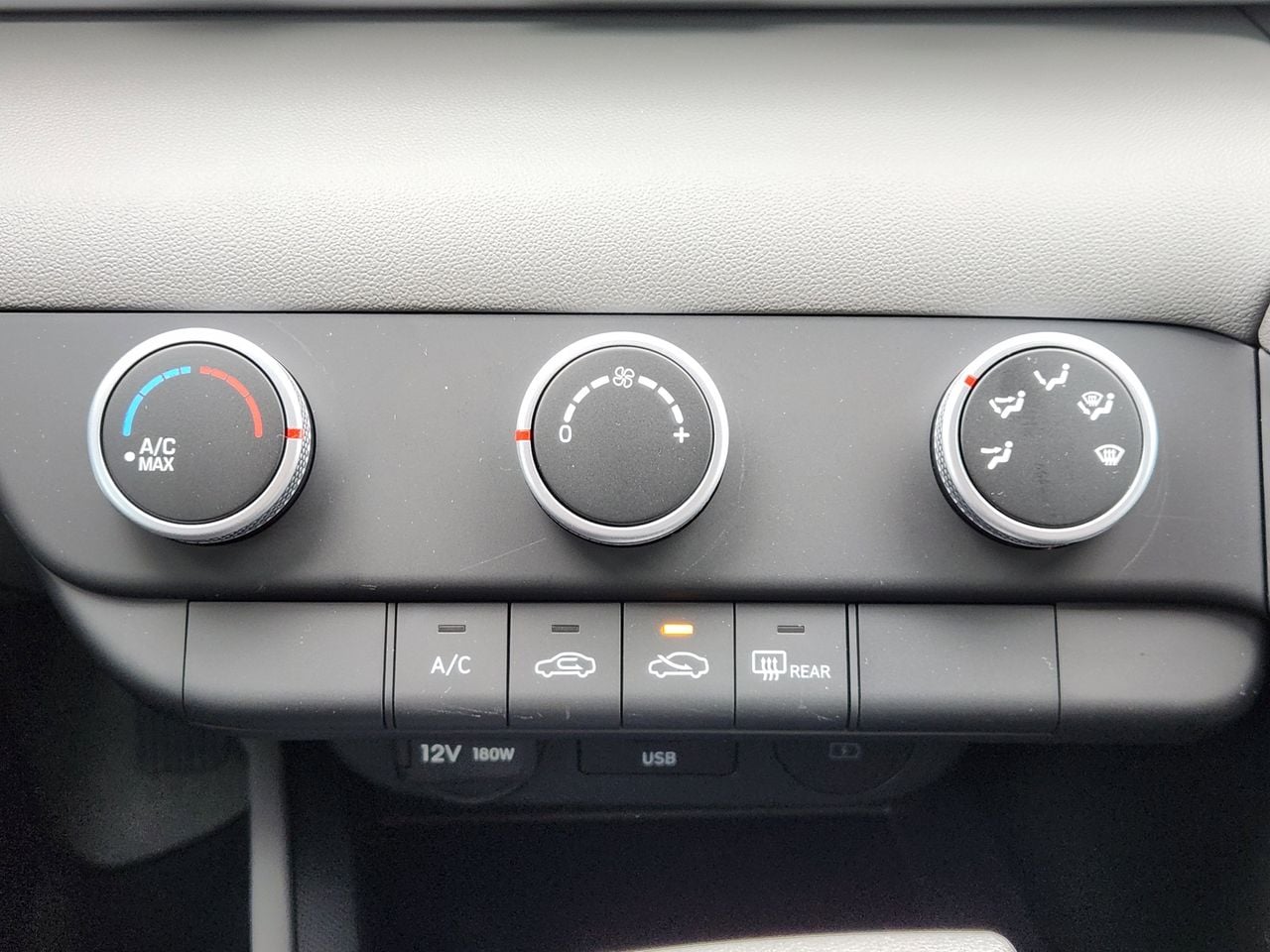 New 2026 W6H White Hyundai SE image 15