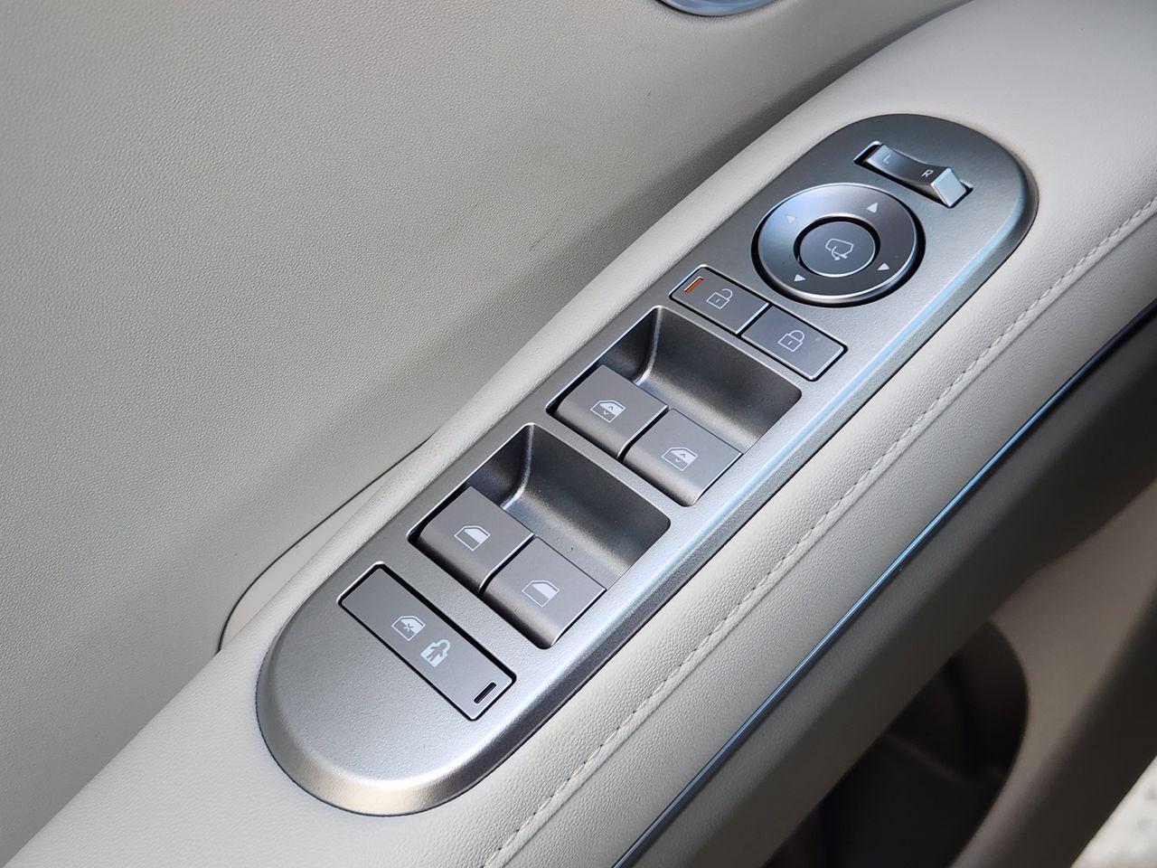 New 2027 Titan Green Pearl Hyundai SEL Premium image 21