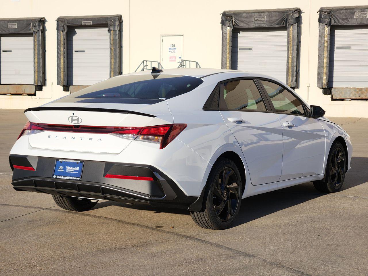 New 2026 W6H White Hyundai SEL Sport image 4