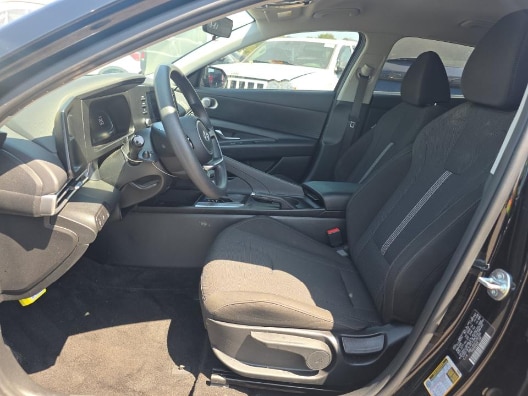 Used 2025 Abyss Black Hyundai SE image 10