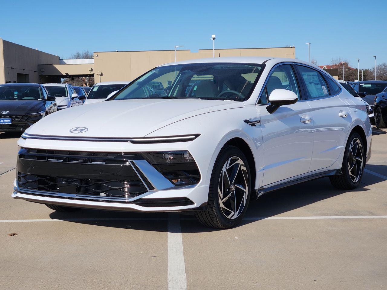 New 2026 W6H White Hyundai SEL Sport image 2