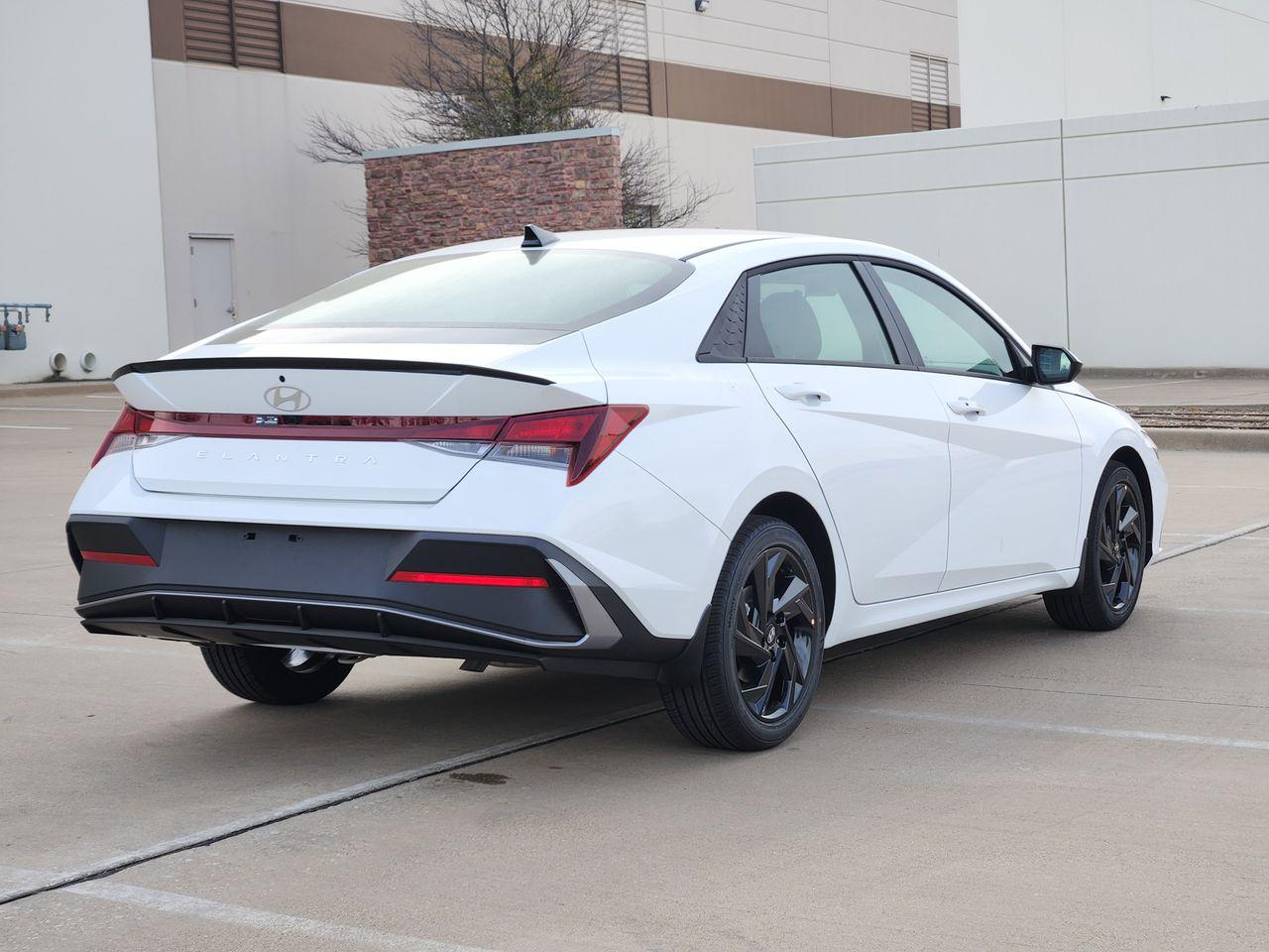 New 2026 W6H White Hyundai SEL Sport image 4