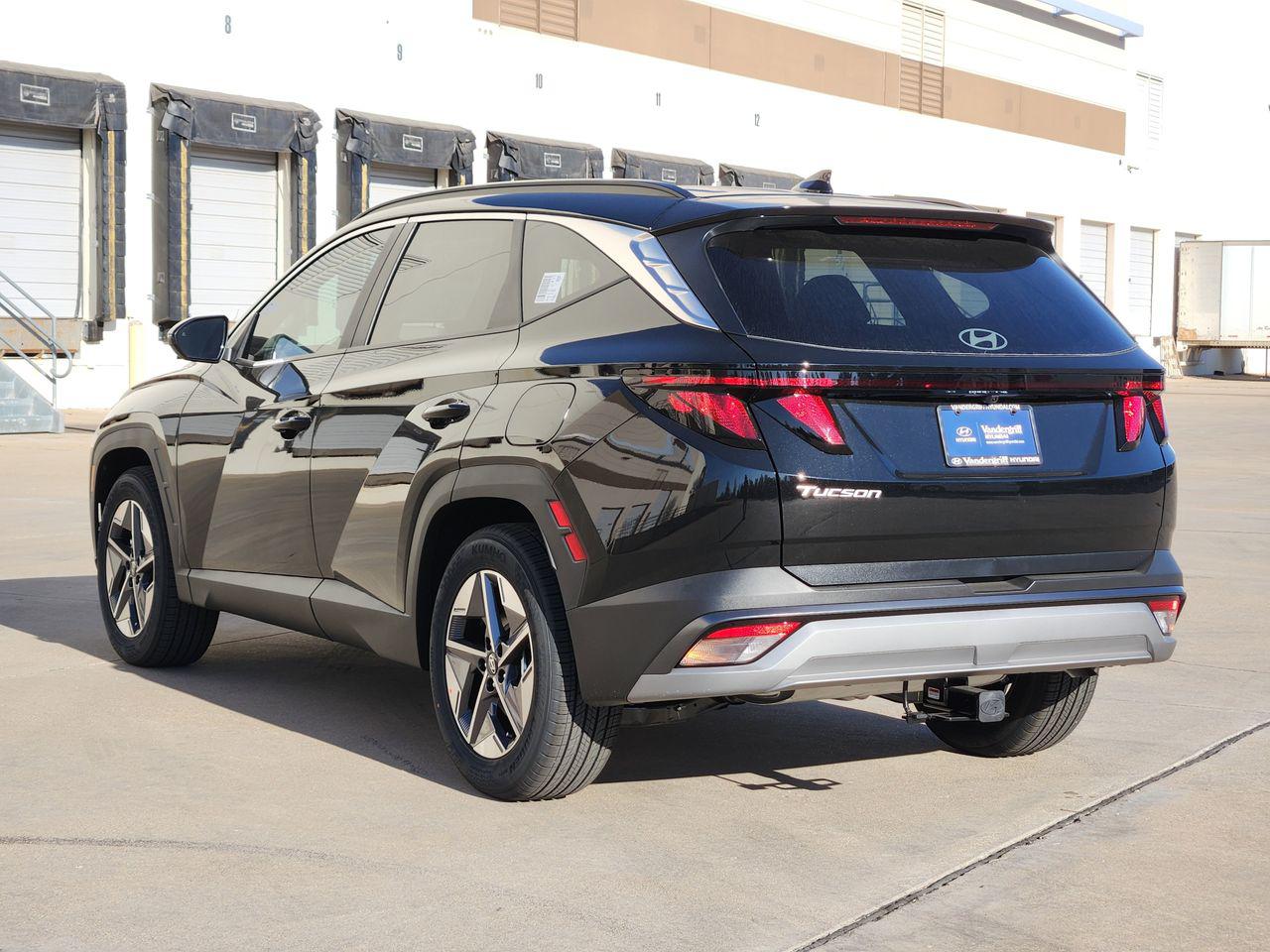 New 2026 Phantom Black Hyundai SEL FWD image 3