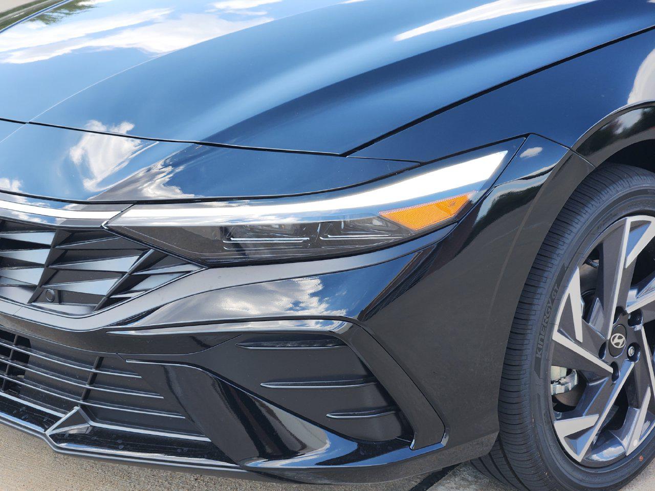 New 2026 Abyss Black Hyundai Limited image 6