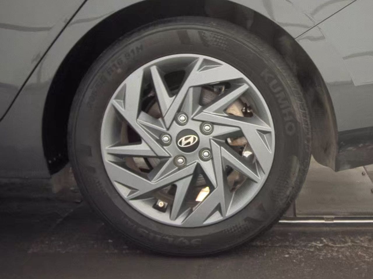 Used 2024 Ecotronic Gray Hyundai SEL image 9