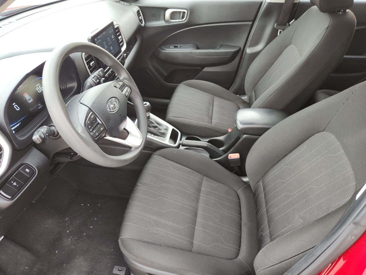 Used 2025 Ultimate Red Hyundai SE image 9