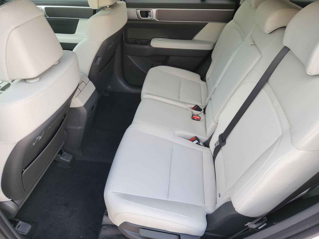 New 2026 W6H White Hyundai SE FWD image 29