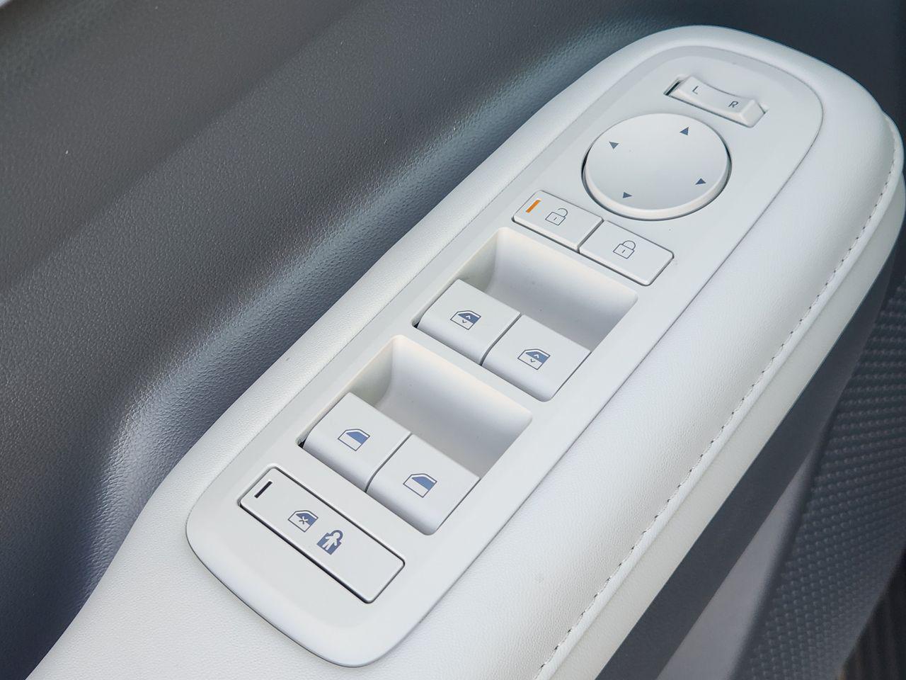 New 2027 Serenity White Hyundai SEL FWD image 20