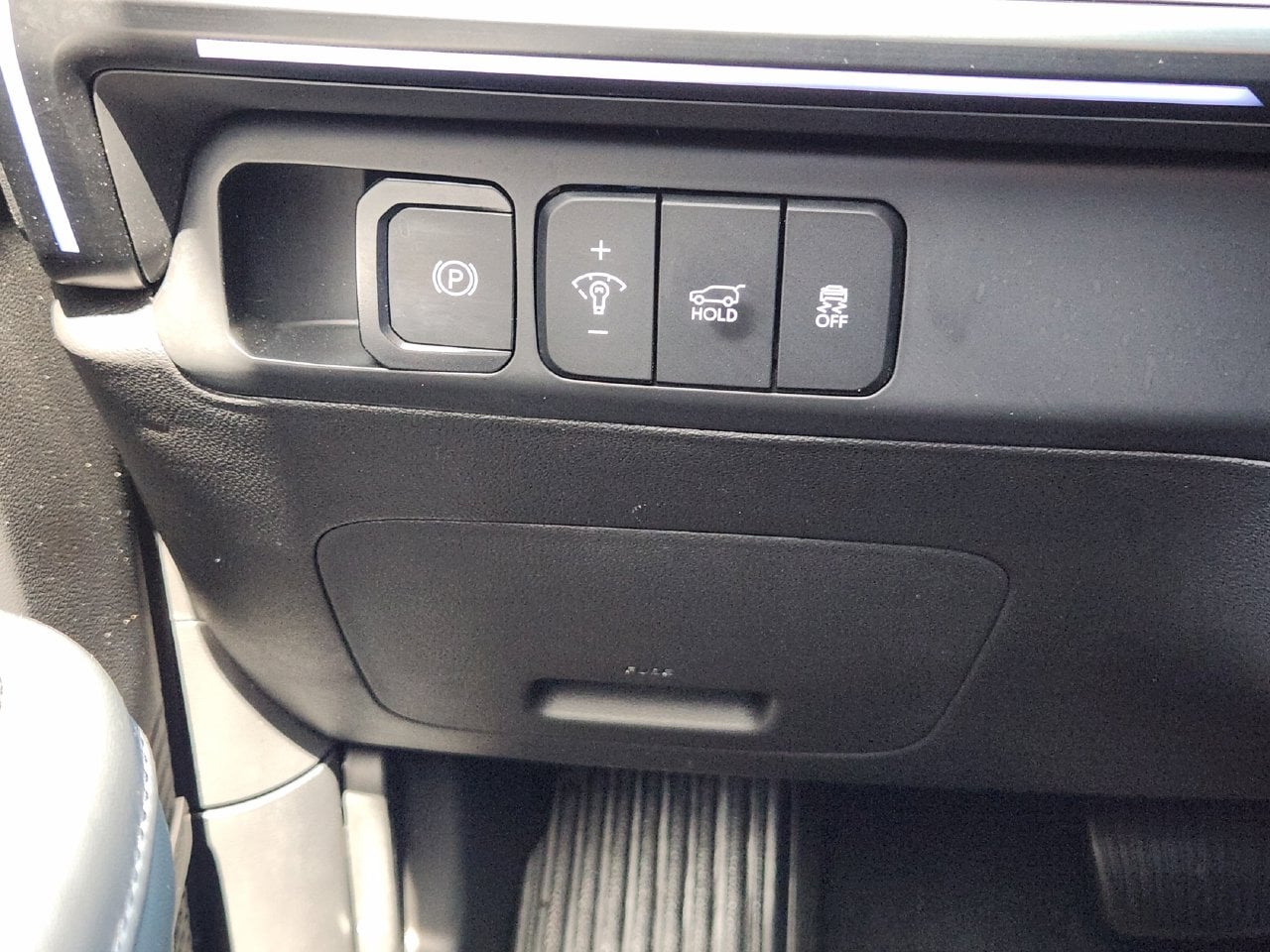 Used 2025 Hampton Gray Hyundai Calligraphy image 20