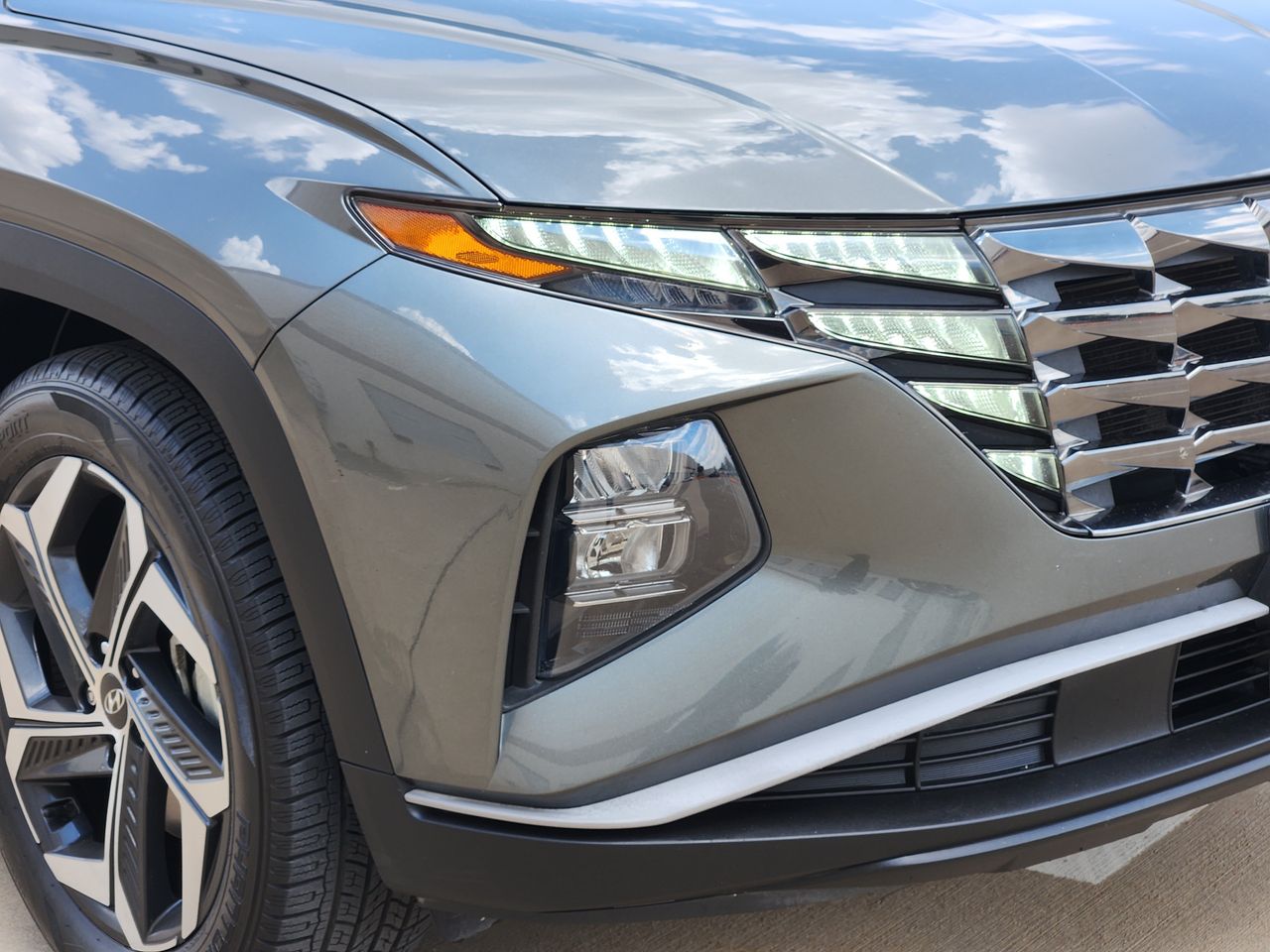 Used 2022 Amazon Gray Hyundai SEL image 6