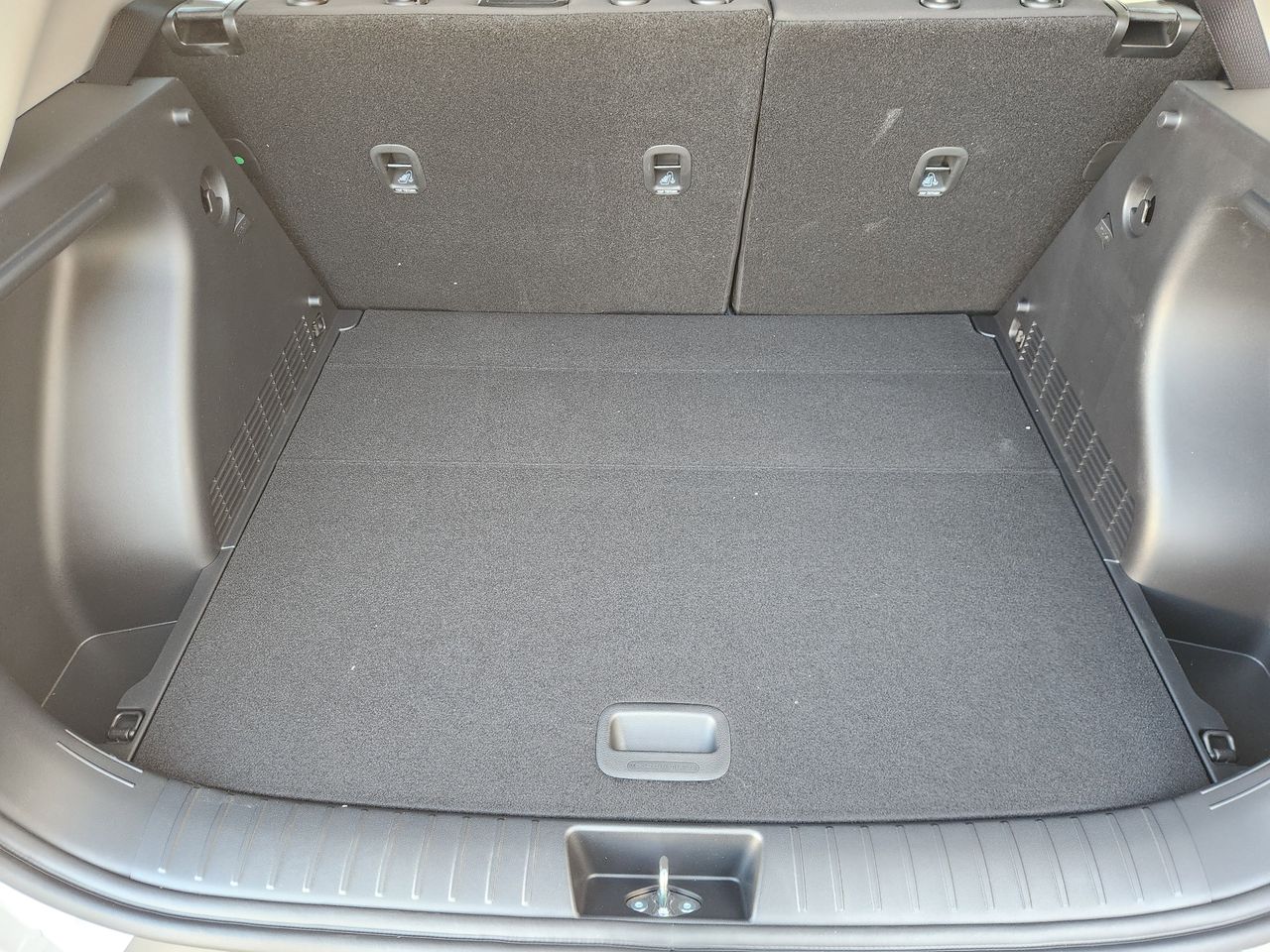 New 2026 SAW White Hyundai SEL Sport FWD image 30