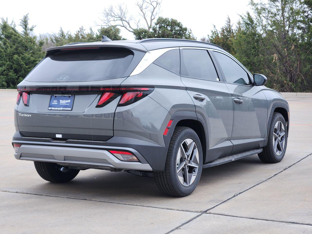 New 2026 Hampton Gray Hyundai SEL FWD image 4
