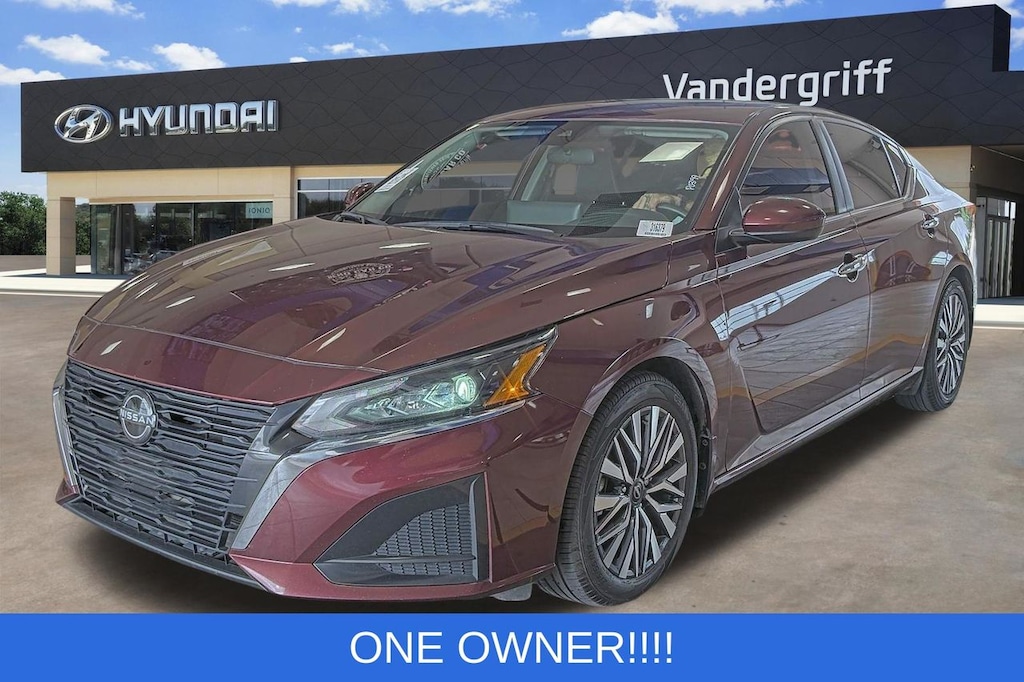 Used 2023 Nissan Altima 2.5 SV Sedan