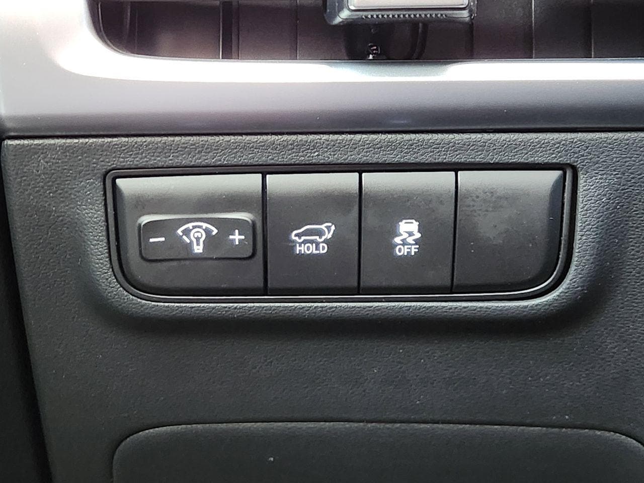 New 2026 W6H White Hyundai SEL FWD image 20