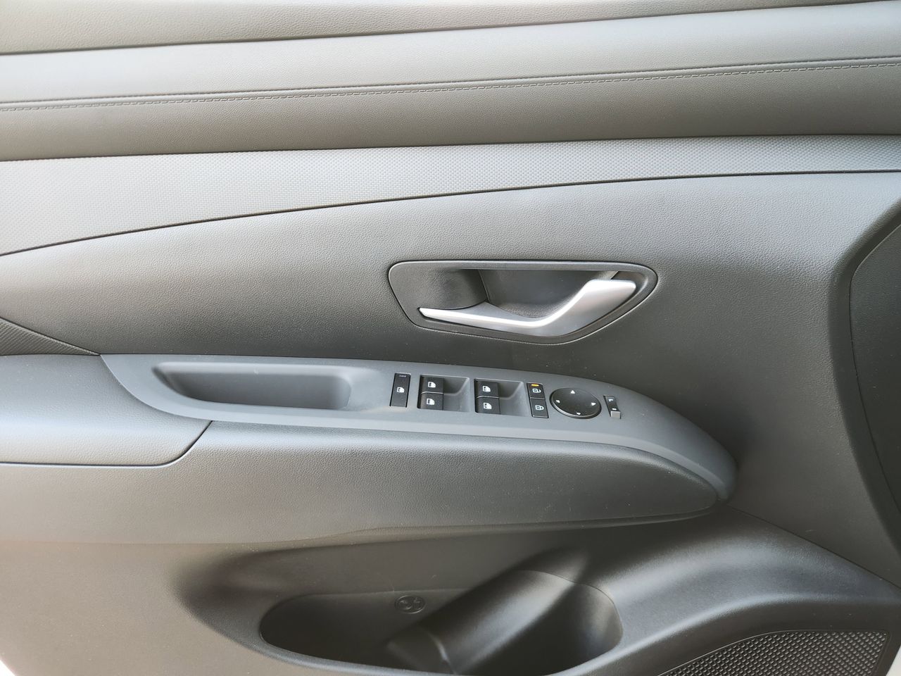 New 2026 W6H White Hyundai SEL FWD image 22