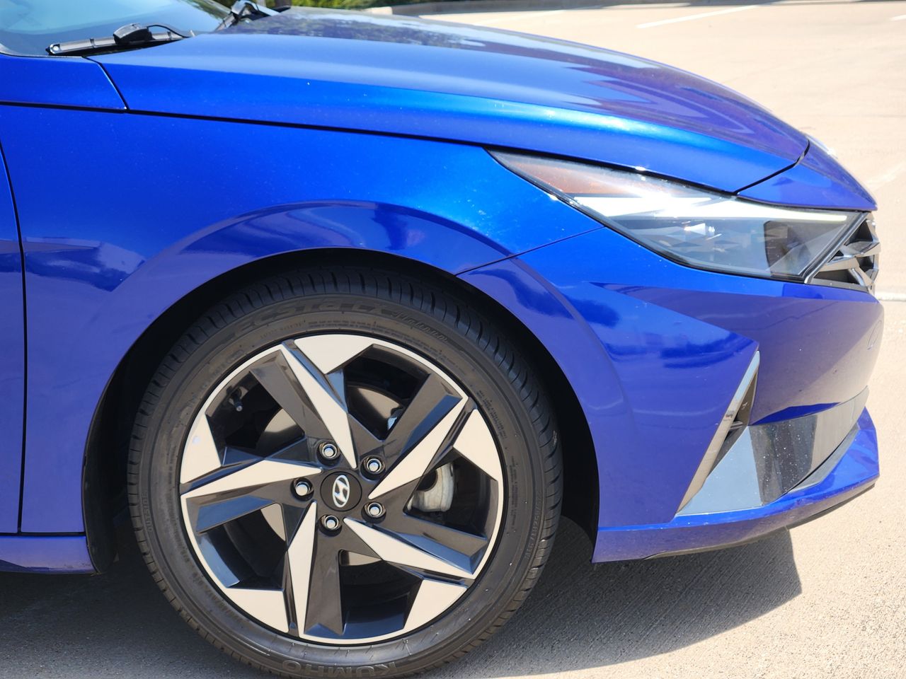 Used 2023 Intense Blue Hyundai Limited image 5